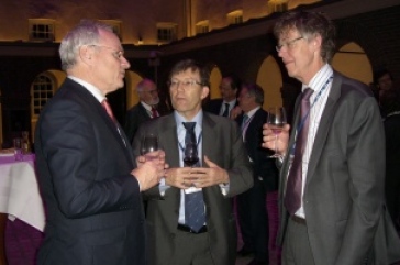 20121031_forum_dinner_009_ear